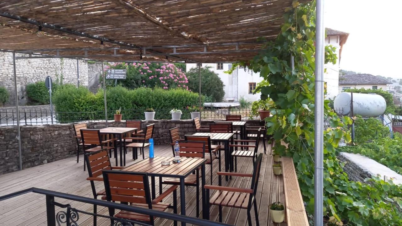 Silver Hill Guesthouse Gjirokastër Екстериор снимка