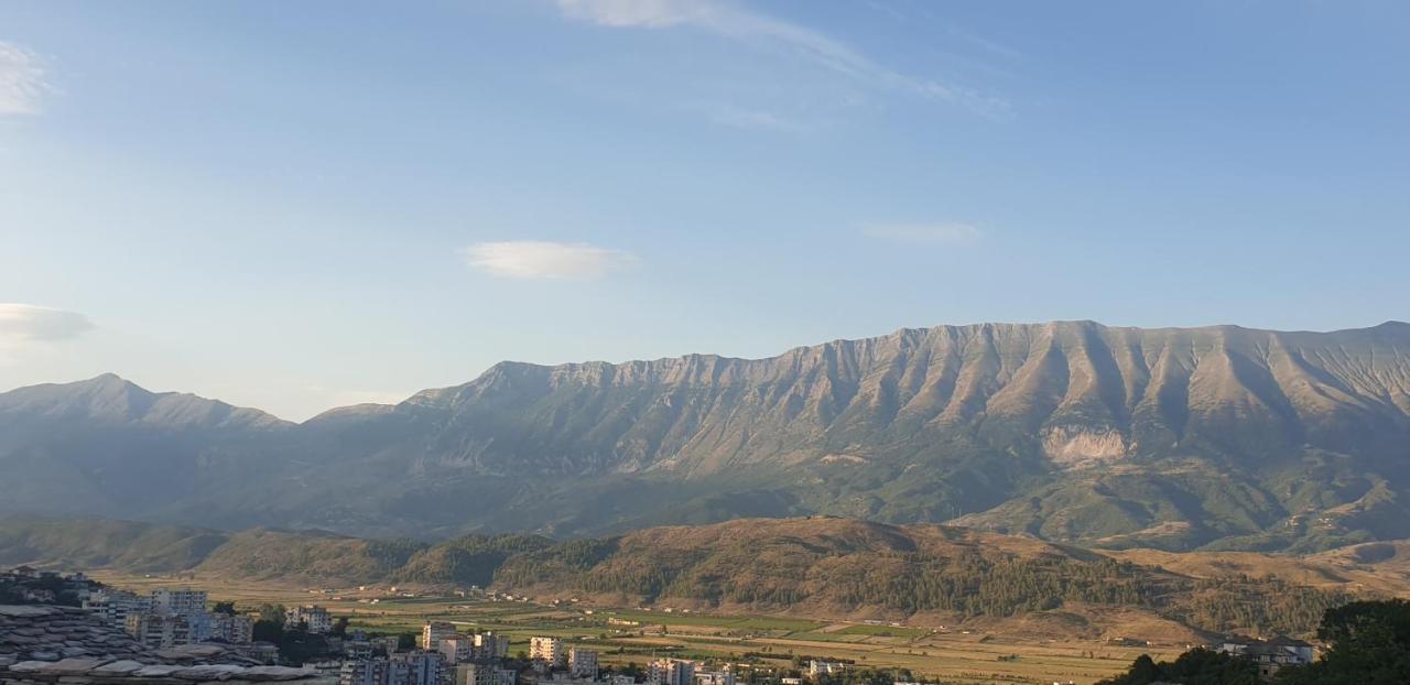 Silver Hill Guesthouse Gjirokastër Екстериор снимка
