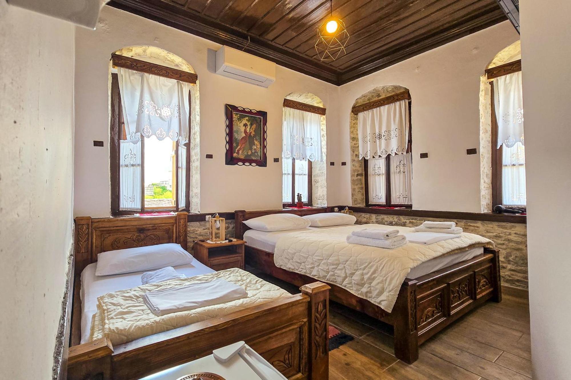Silver Hill Guesthouse Gjirokastër Стая снимка