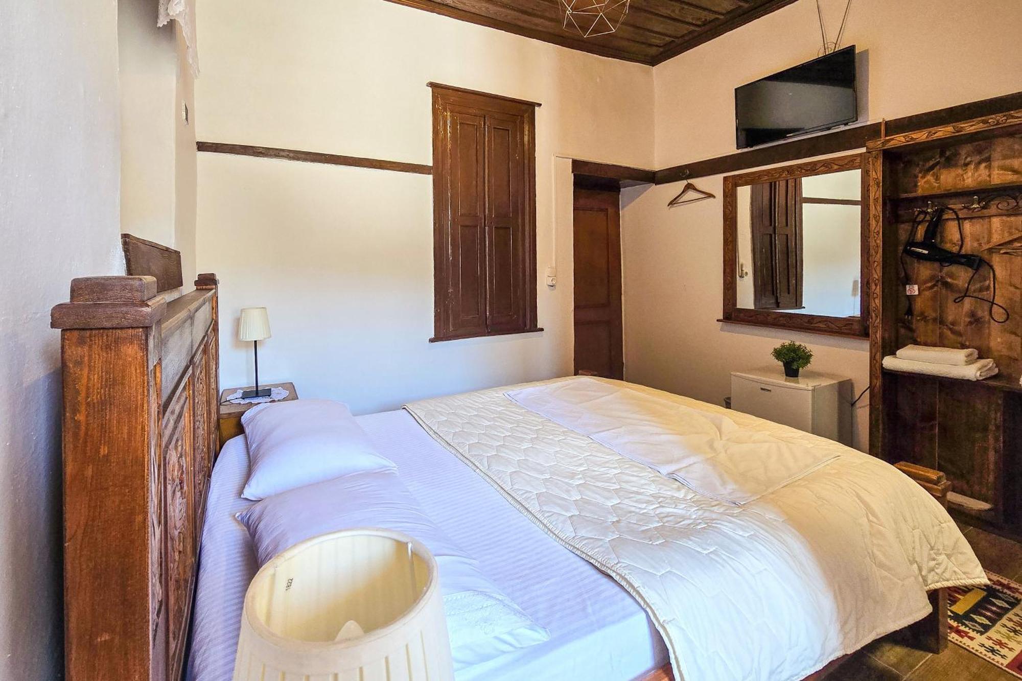 Silver Hill Guesthouse Gjirokastër Екстериор снимка
