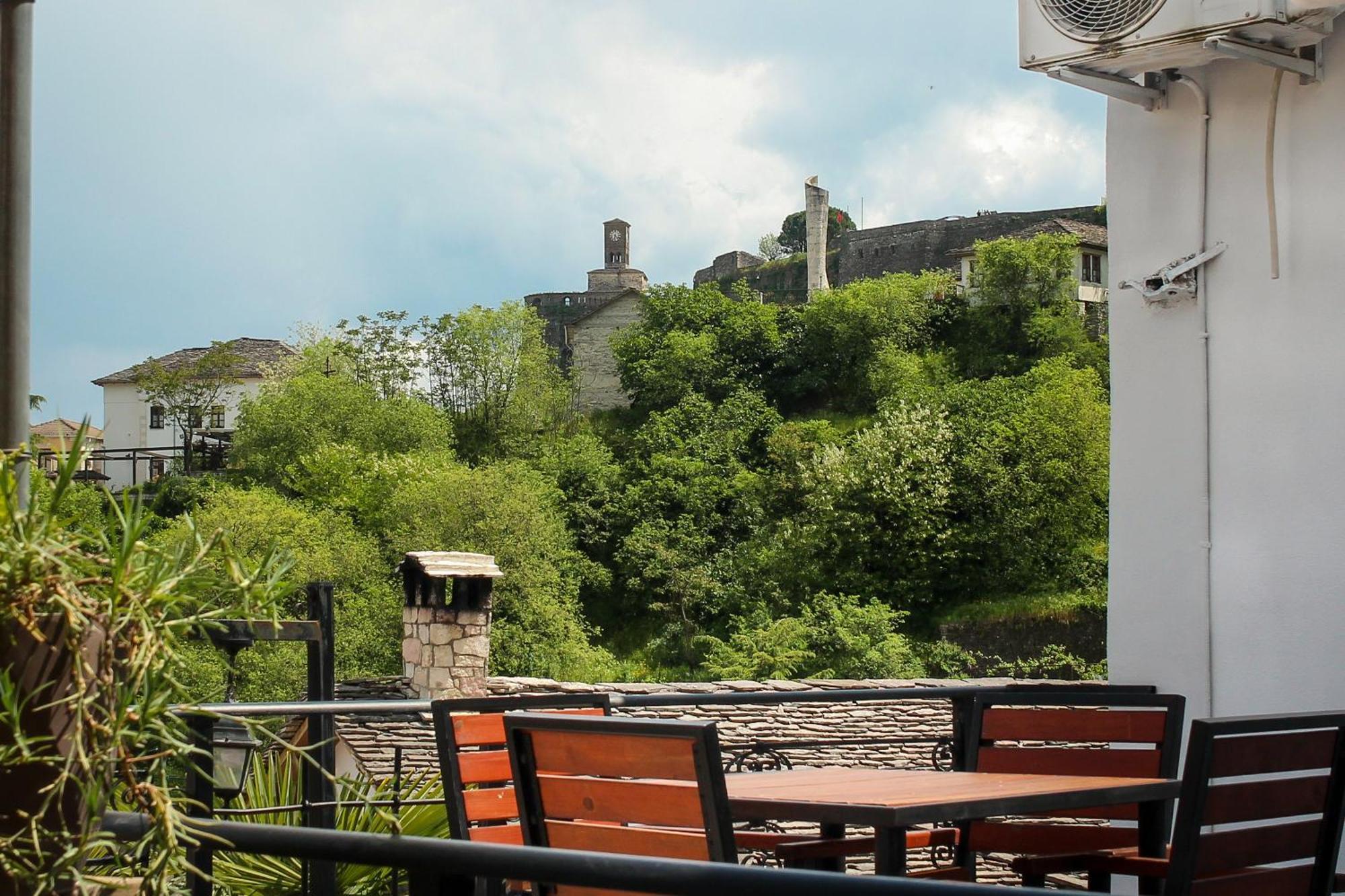 Silver Hill Guesthouse Gjirokastër Екстериор снимка