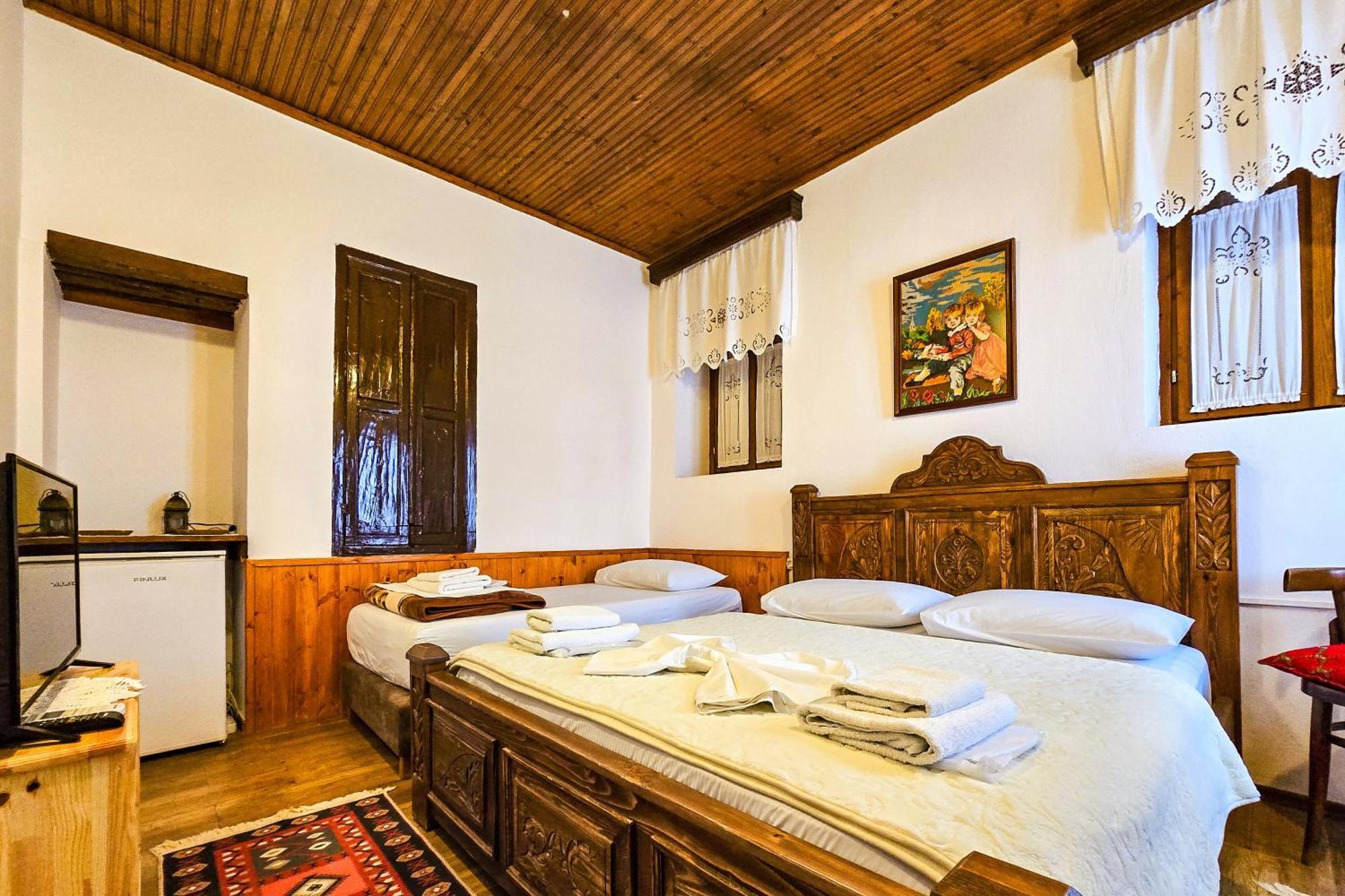 Silver Hill Guesthouse Gjirokastër Екстериор снимка